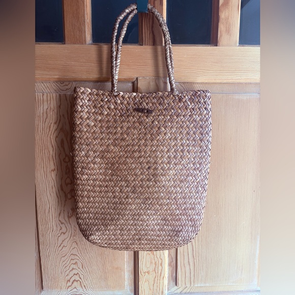 Handbags - Woven Tan Tote Bag